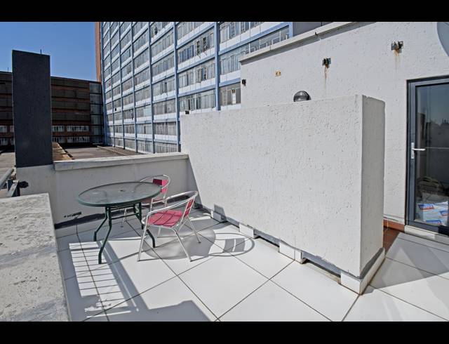 1 BEDROOM APARTMENT FOR SALE IN FERNDALE